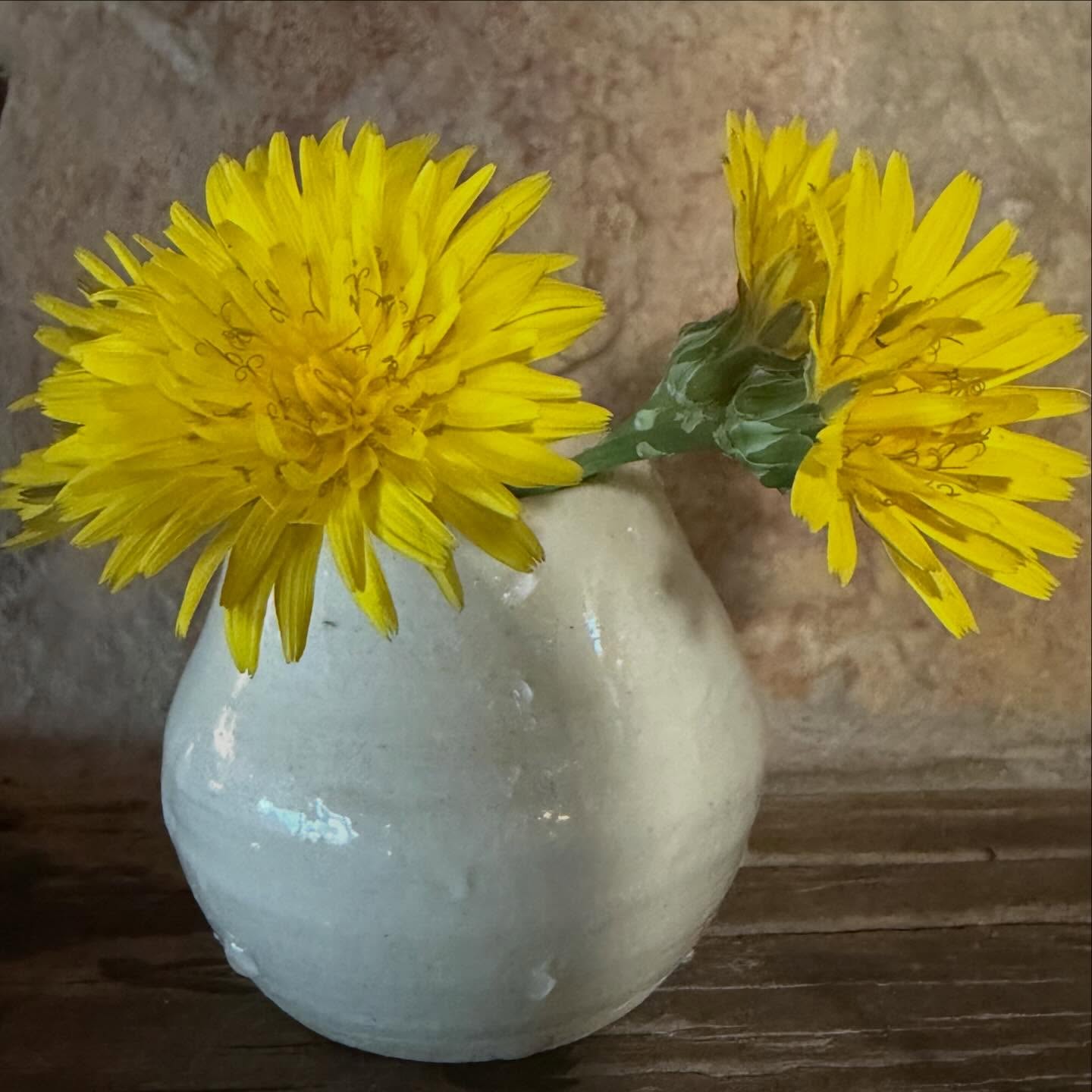 I love this little vase I got in Japan