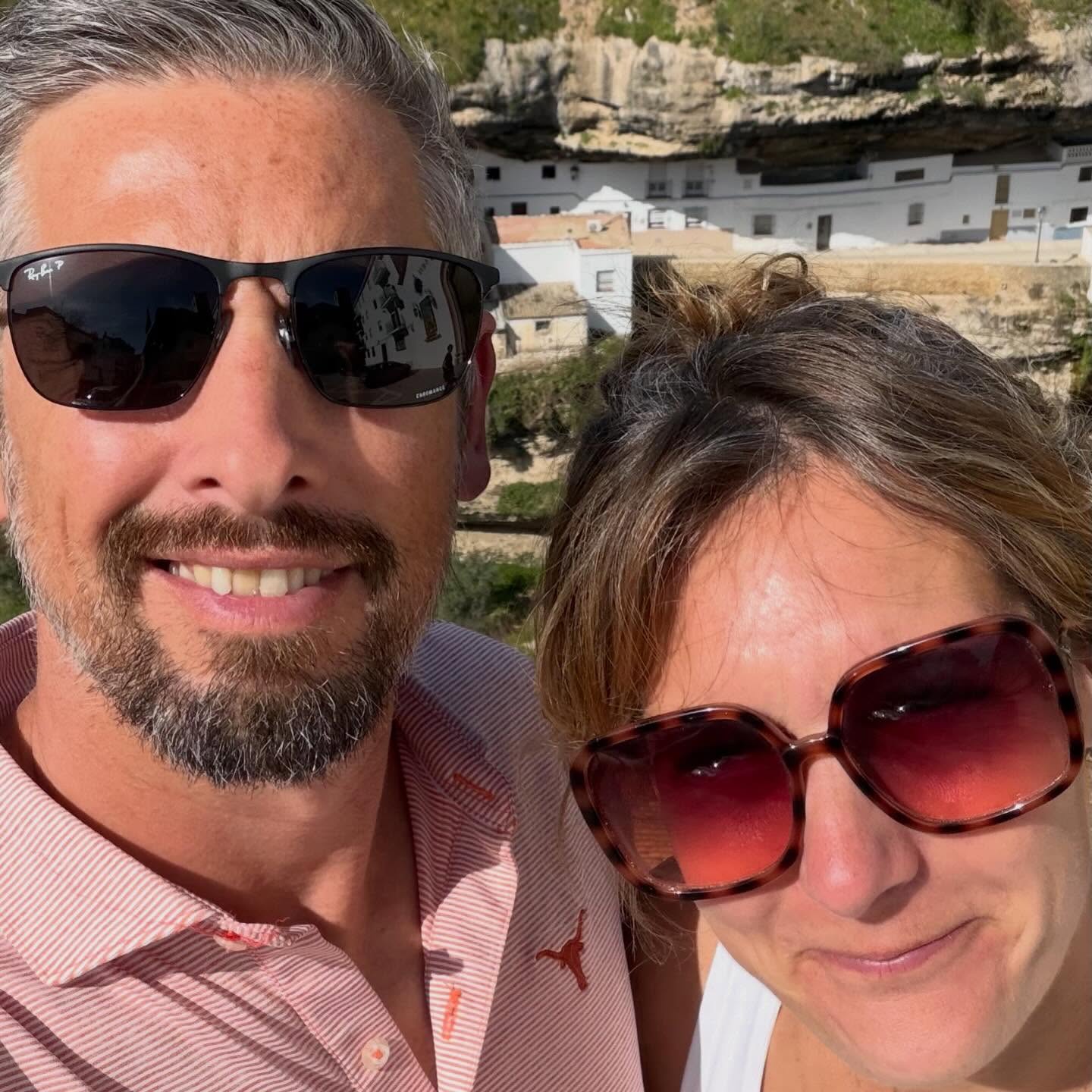 Gorgeous weekend away to celebrate @fenandco. This is Setenil, houses built into natural rock formations. Main event was Ronda. Absolutely stunning.